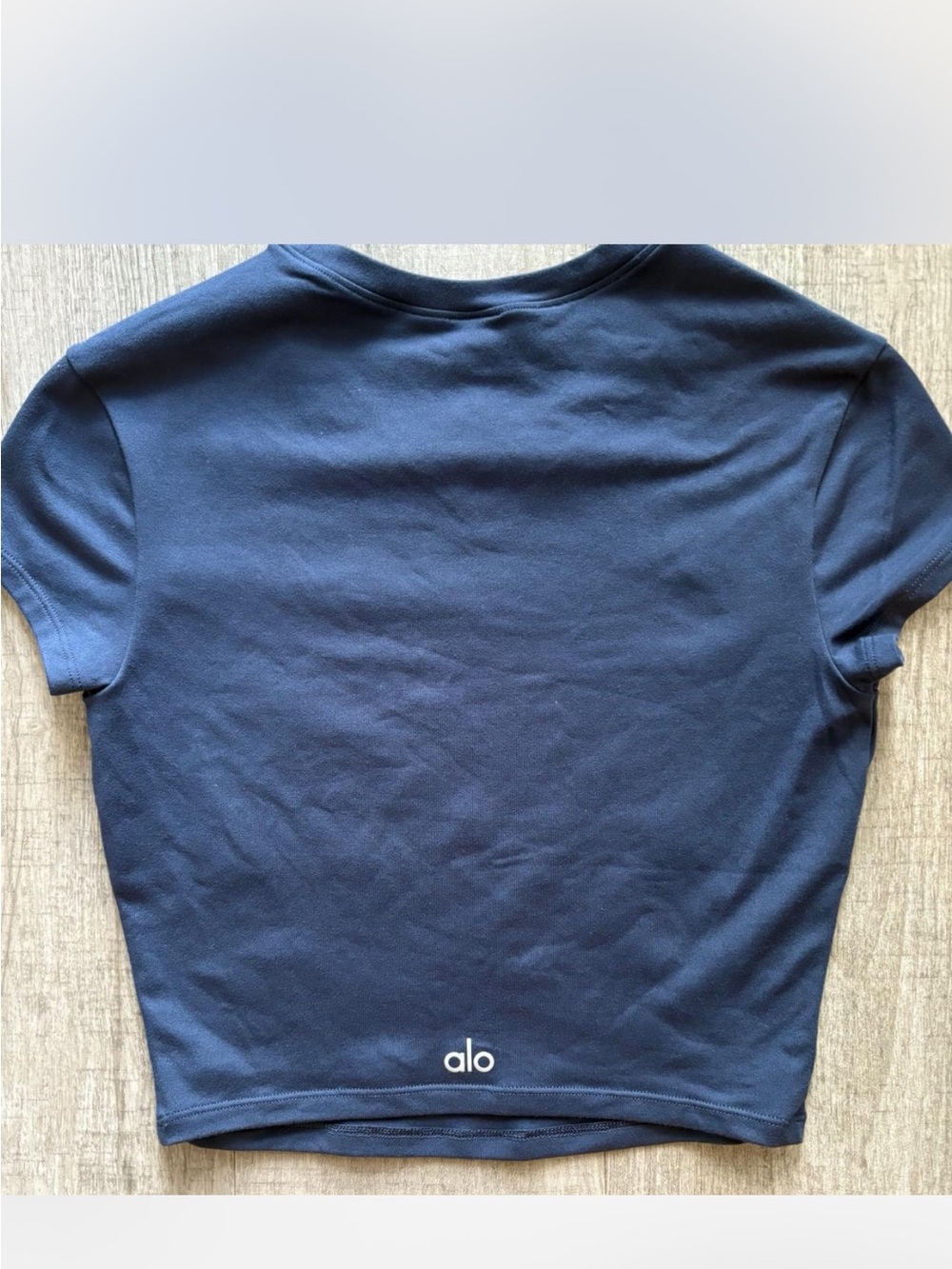 ALO Yoga Navy Short Sleeve Crop Top - Picture 2 of 7